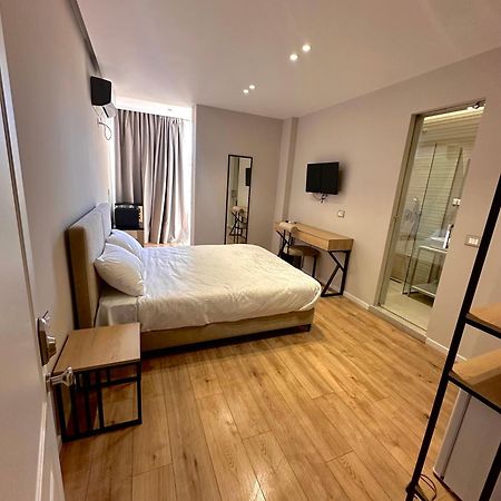 Amazon 8 Guesthouse Tirana Exterior photo
